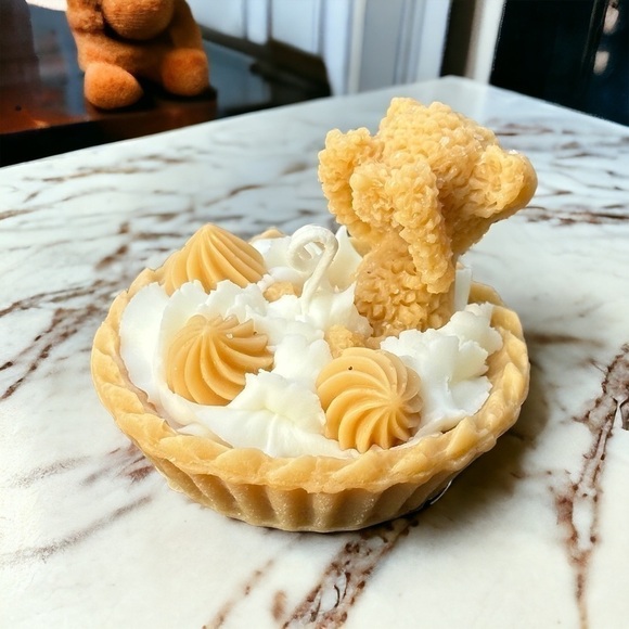 ⚠️SALE Candle // Handmade Teddy Bear Shaped Candle SEND OFFERS🥳 - Picture 3 of 5